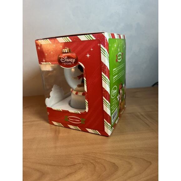 Disney Store Minnie Kissing Mickey Christmas 2010 4.5" Tall Snow Globe - Picture 4 of 7